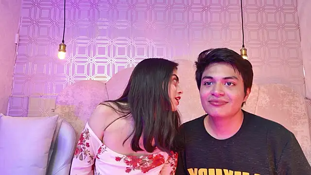 Snapshot of NatyAndAlex chatting on February 5, 2026, 9:43 pm NatyAndAlex online show from February 5, 2026, 9:43 pm