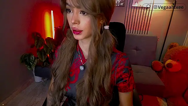 VegaLuxe online show from April 23, 2026, 3:35 pm