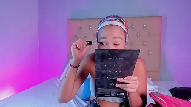 EmmaLawrence  online show from January 17, 2026, 7:17 pm