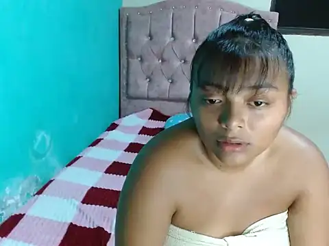 caro lil online show from April 18, 2026, 5:32 am