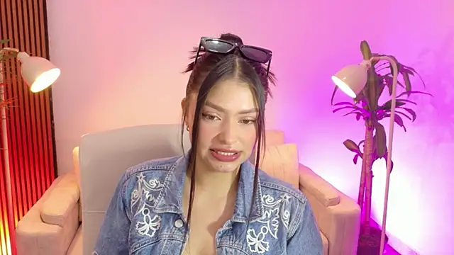 victoria   moon online show from January 9, 2026, 1:07 pm