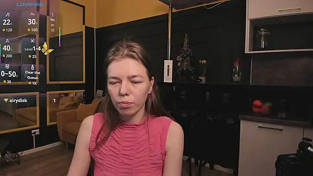 Tina Tayllor  online show from January 14, 2026, 1:37 pm