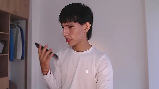 andrew courtzz online show from February 18, 2026, 8:27 pm