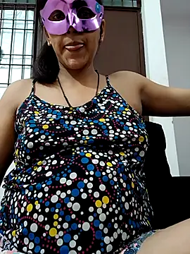 Shivani hotty online show from April 15, 2026, 5:28 pm