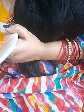 Snapshot of desiriya14 chatting on April 6, 2026, 3:35 pm desiriya14 online show from April 6, 2026, 3:35 pm