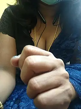 Preeti345 online show from January 9, 2026, 1:29 pm