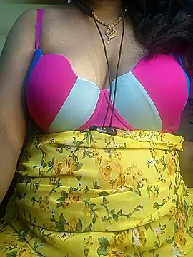 Preeti345 online show from April 19, 2026, 6:10 pm