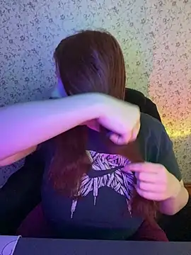 Snapshot of NicollVeys chatting on February 20, 2026, 1:35 pm NicollVeys online show from February 20, 2026, 1:35 pm