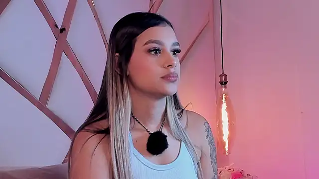 Sophie-velvet online show from March 10, 2026, 7:40 pm