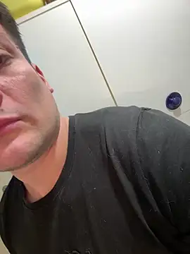 Snapshot of CharlyAlfa22 chatting on December 20, 2025, 4:21 pm CharlyAlfa22 online show from December 20, 2025, 4:21 pm