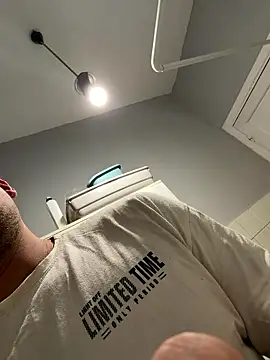 Snapshot of CharlyAlfa22 chatting on January 17, 2026, 3:37 pm CharlyAlfa22 online show from January 17, 2026, 3:37 pm