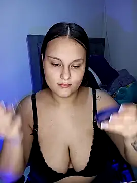 Valeriaa 21 online show from June 22, 2026, 7:33 pm