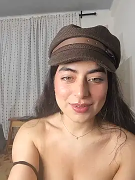 saasha Petit online show from April 10, 2026, 11:39 am