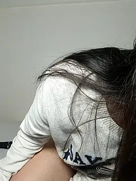 saasha Petit online show from February 5, 2026, 10:33 am