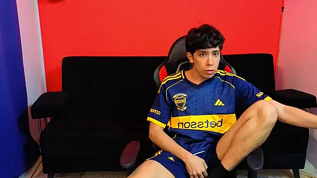 Neo Twink online show from December 18, 2025, 7:07 pm