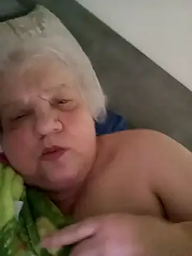 HapinessLovee online show from April 4, 2026, 5:47 am