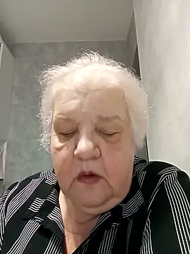 Snapshot of HapinessLovee chatting on February 6, 2026, 9:49 am HapinessLovee online show from February 6, 2026, 9:49 am