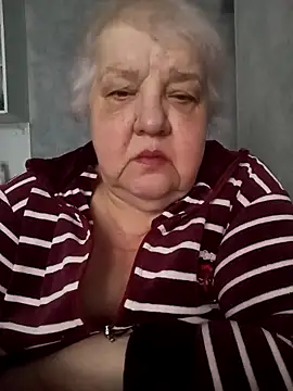 Snapshot of HapinessLovee chatting on February 9, 2026, 10:24 am HapinessLovee online show from February 9, 2026, 10:24 am