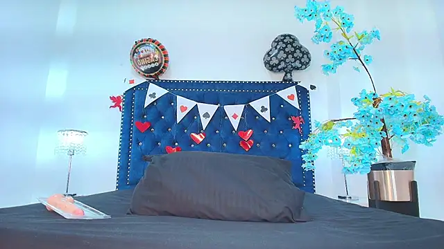 Velora nigth online show from February 24, 2026, 11:33 am