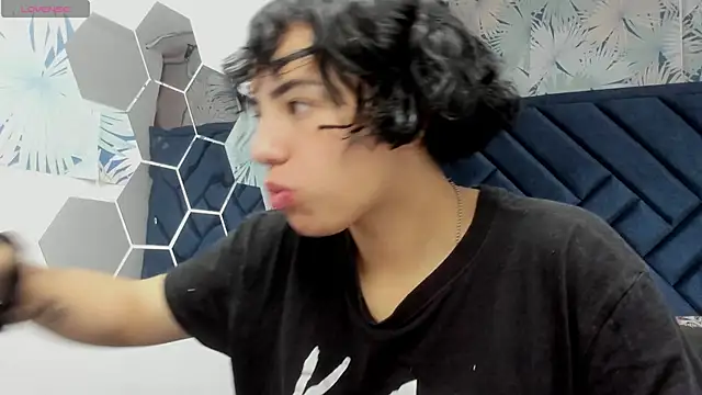 Kiara Fox   online show from January 13, 2026, 7:51 pm