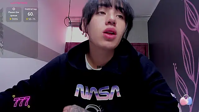 Kiara Fox   online show from March 26, 2026, 8:07 pm