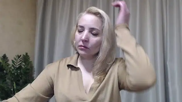 sweetpussy online show from April 12, 2026, 11:35 am