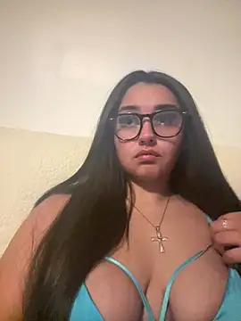Wild Busty Niyah XX online show from April 15, 2026, 7:18 pm