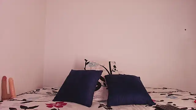 Mia Roush09 online show from December 23, 2025, 11:09 am