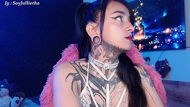 Julls420  online show from January 14, 2026, 10:13 pm