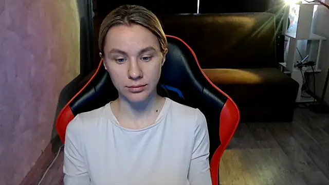 MiaBun1 online show from April 6, 2026, 4:46 am