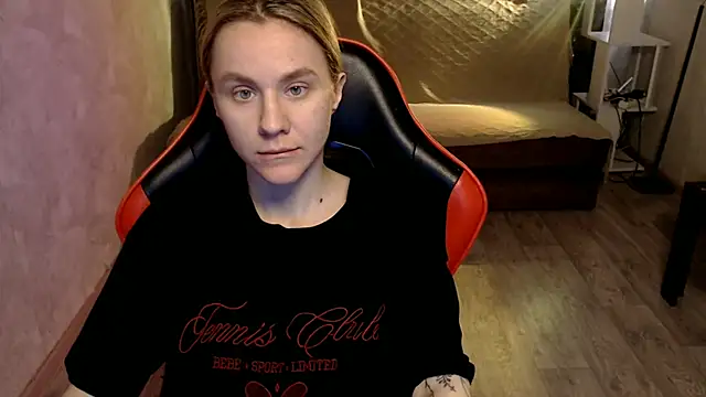 MiaBun1 online show from April 4, 2026, 2:23 pm