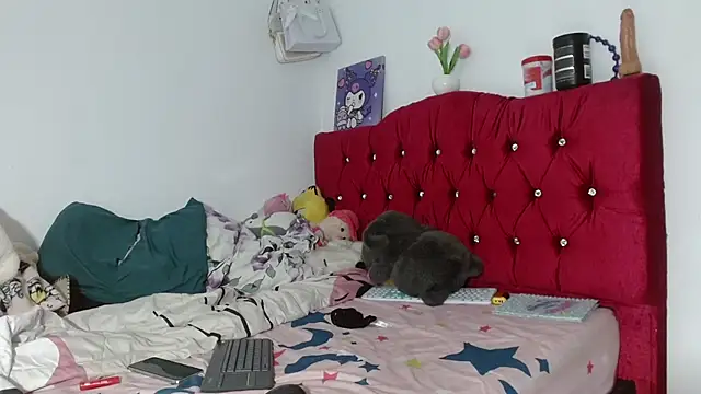 Alisson Very Dirty online show from December 18, 2025, 2:43 pm