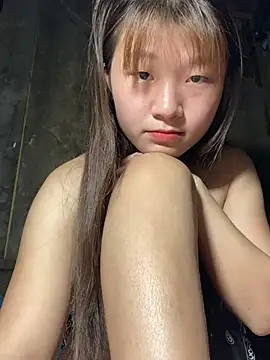 hinata-xx online show from April 13, 2026, 11:36 am