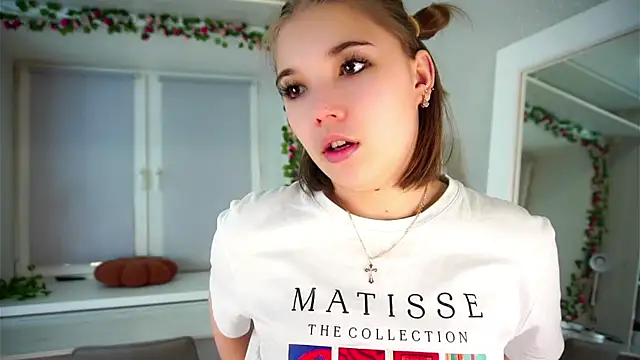 SolBurri online show from December 21, 2025, 1:41 am