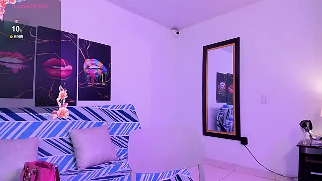 aleexxia online show from January 14, 2026, 6:33 pm