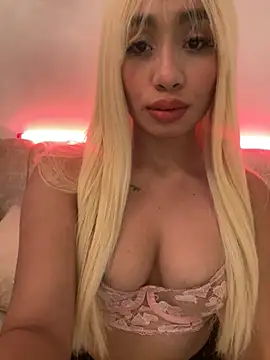 Snapshot of MandyWester1 chatting on March 11, 2026, 9:47 am MandyWester1 online show from March 11, 2026, 9:47 am