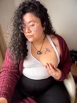 VanesssaMilf  online show from March 12, 2026, 2:32 pm