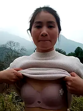 Him MountainGirl online show from January 11, 2026, 6:42 am