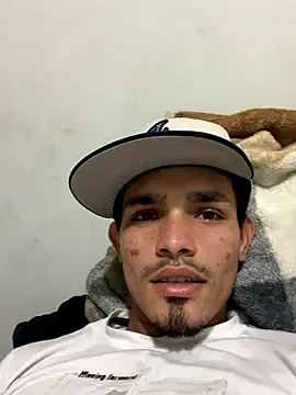 Snapshot of Maikemorale chatting on January 12, 2026, 11:31 pm Maikemorale online show from January 12, 2026, 11:31 pm