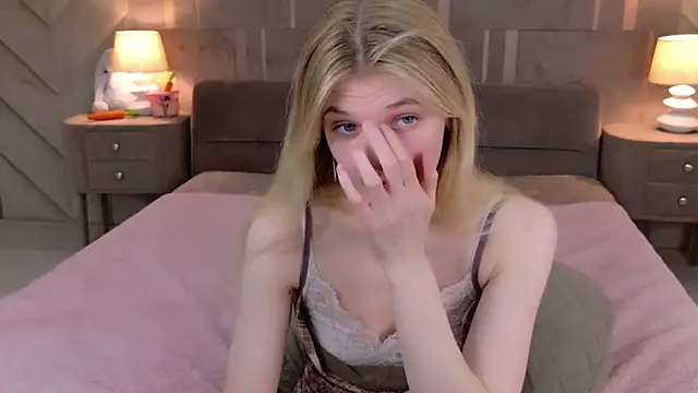 Vivien Hans online show from April 11, 2026, 4:09 am