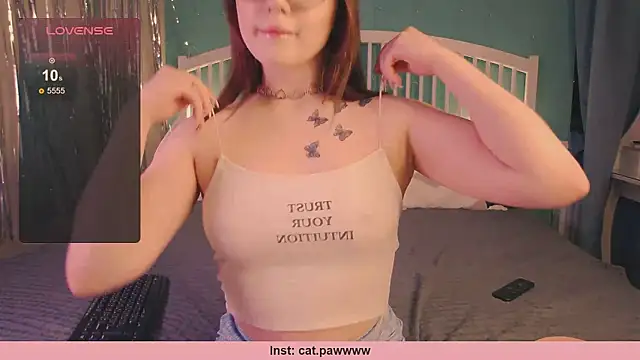 AprilFarrowy online show from June 6, 2026, 8:58 pm