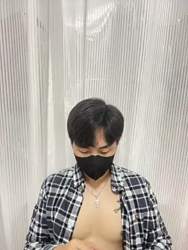 kimze7 online show from December 15, 2025, 2:12 pm