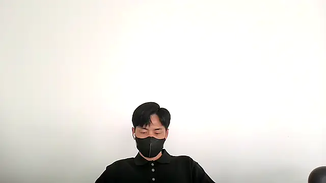 kimze7 online show from May 13, 2026, 3:24 am