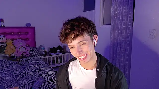 Snapshot of Dani_Dancer chatting on February 20, 2026, 12:29 am Dani Dancer online show from February 20, 2026, 12:29 am