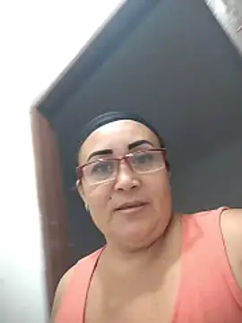 Nini Love  online show from April 2, 2026, 3:13 am