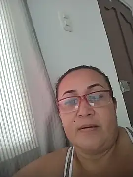 Nini Love  online show from April 5, 2026, 2:13 pm