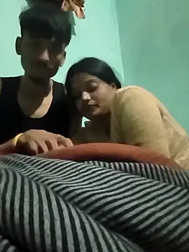 couplegk71 online show from January 16, 2026, 4:38 am