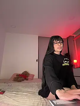 BelaXMeganOfficial online show from December 17, 2025, 4:39 am