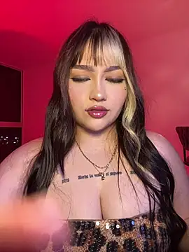 Snapshot of Daniela_ruizz chatting on June 7, 2026, 4:07 am Daniela ruizz online show from June 7, 2026, 4:07 am