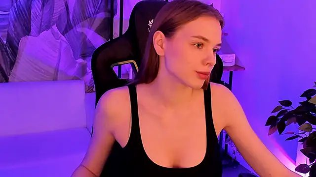 Snapshot of BellaHaadiid chatting on December 21, 2025, 3:25 pm BellaHaadiid online show from December 21, 2025, 3:25 pm